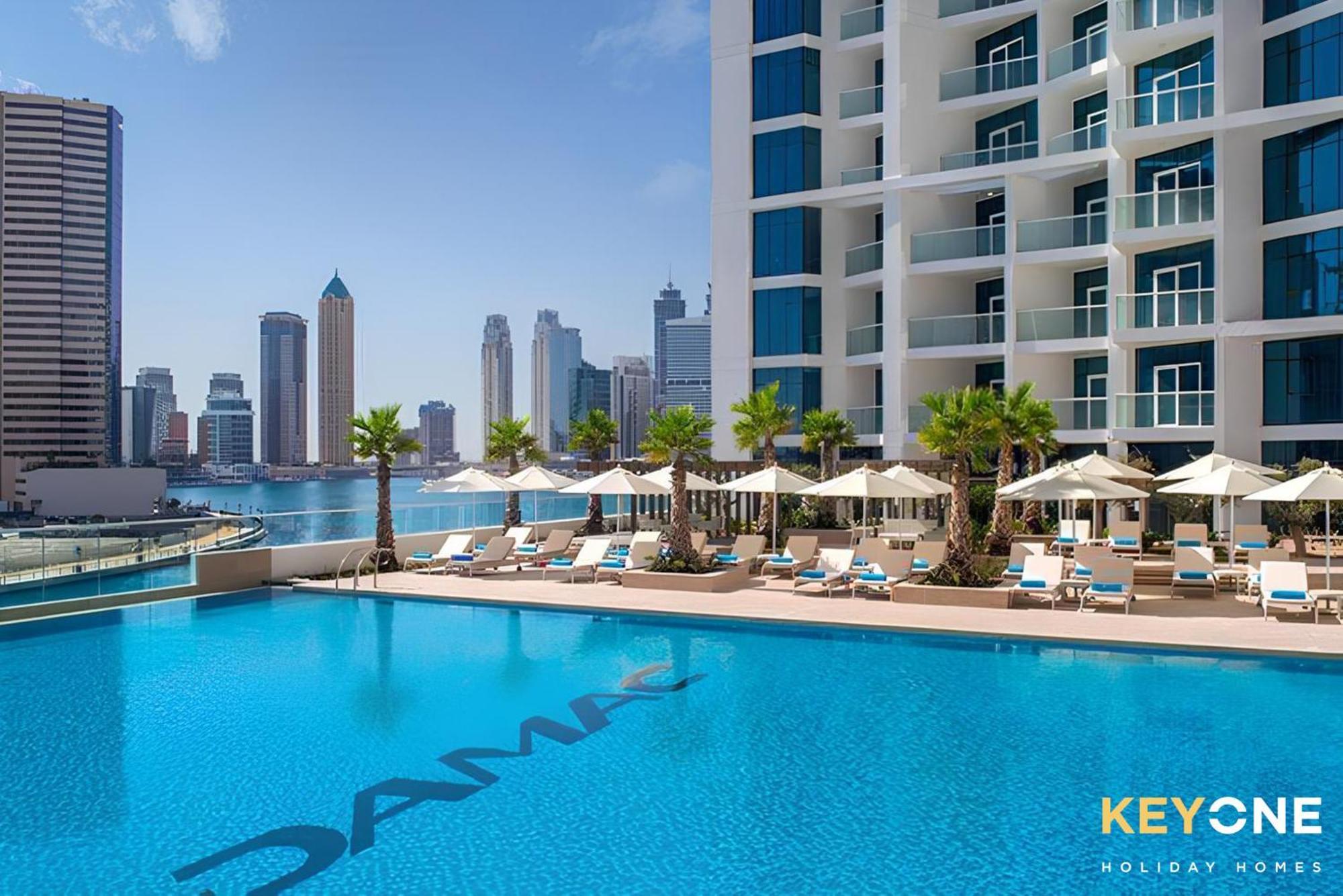 Sleek Studio In Prive With Stunning Canal View Dubaj Zewnętrze zdjęcie