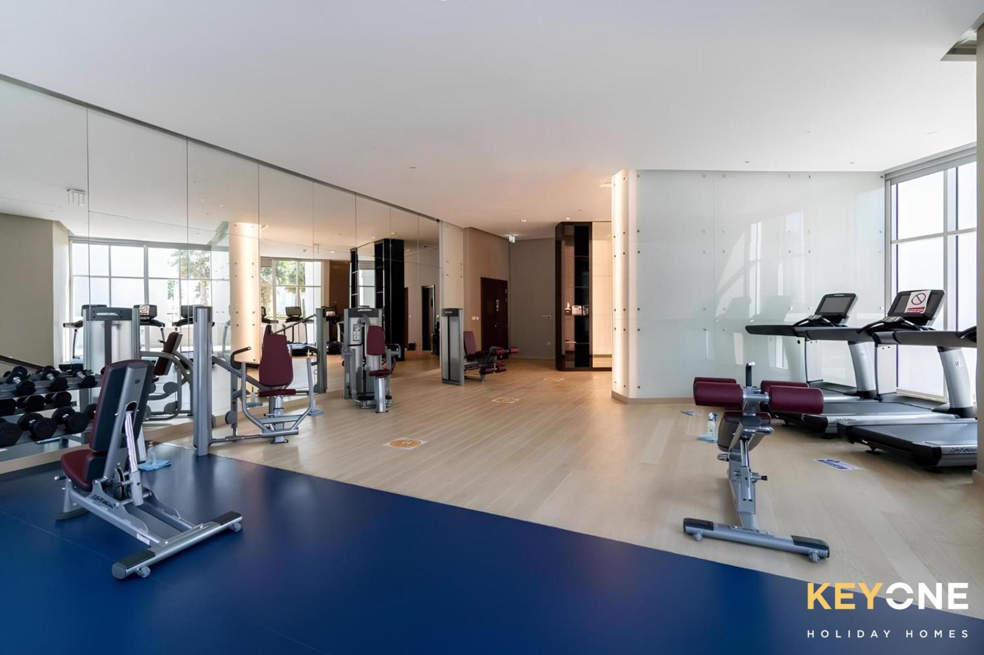 Sleek Studio In Prive With Stunning Canal View Dubaj Zewnętrze zdjęcie