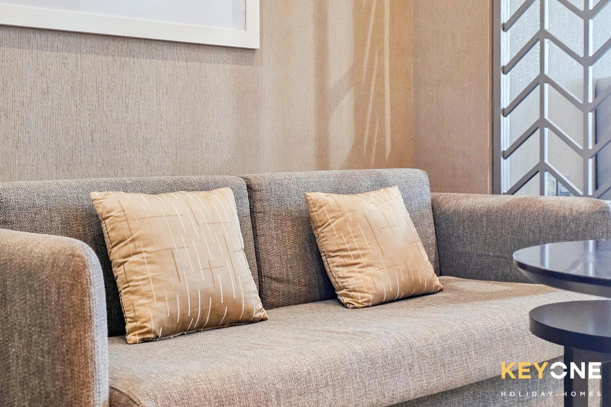 Sleek Studio In Prive With Stunning Canal View Dubaj Zewnętrze zdjęcie