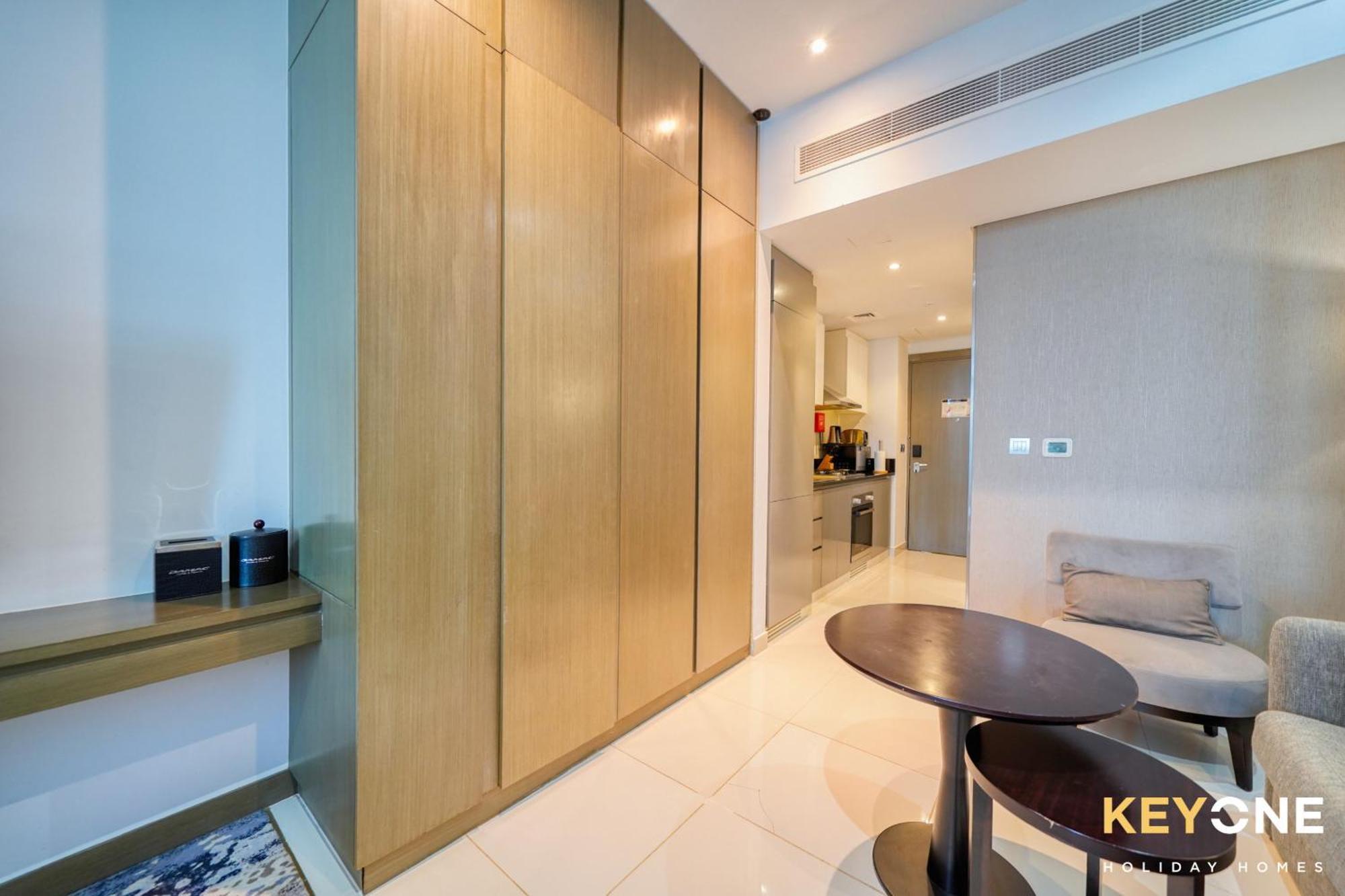 Sleek Studio In Prive With Stunning Canal View Dubaj Zewnętrze zdjęcie