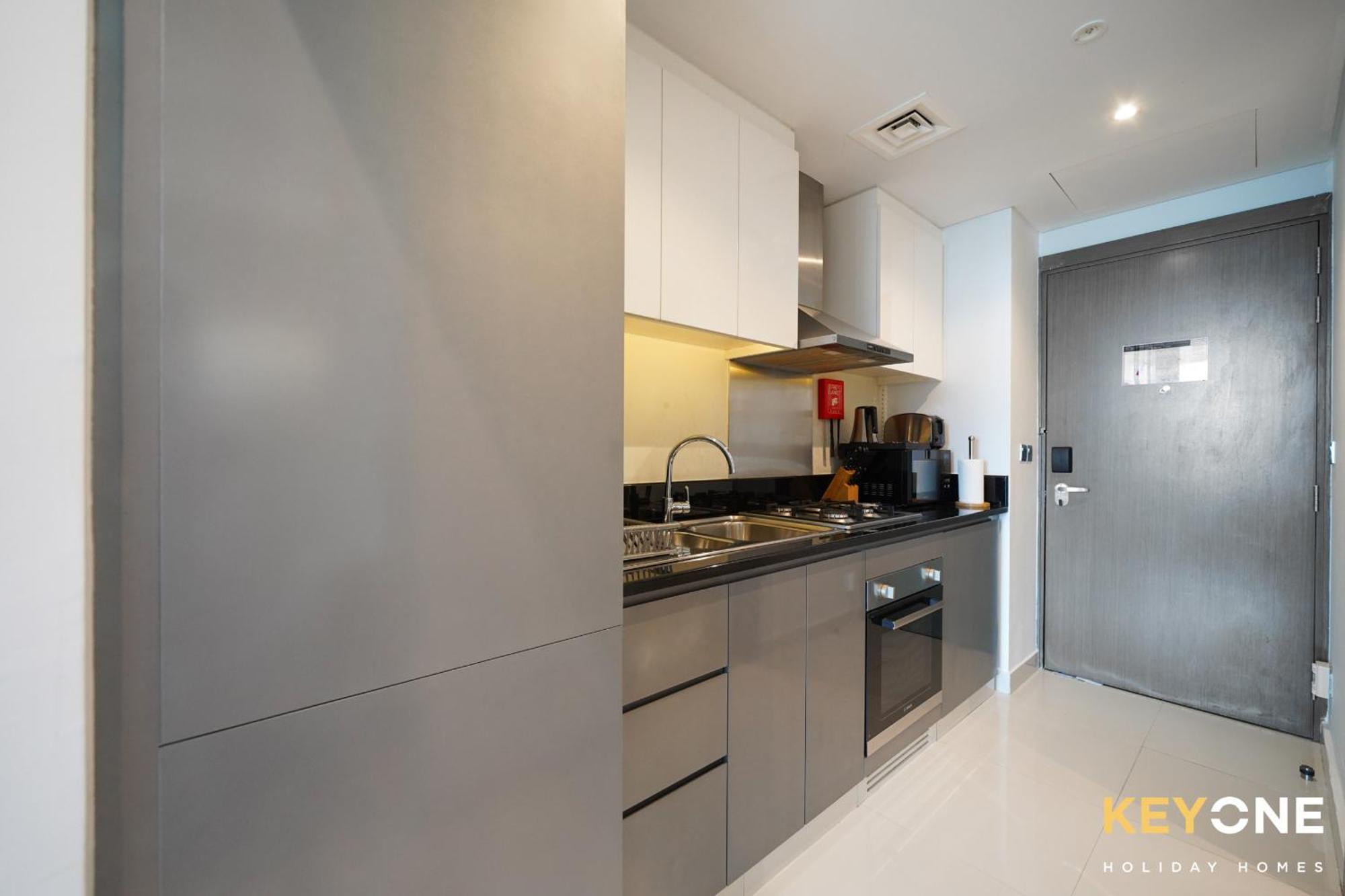 Sleek Studio In Prive With Stunning Canal View Dubaj Zewnętrze zdjęcie