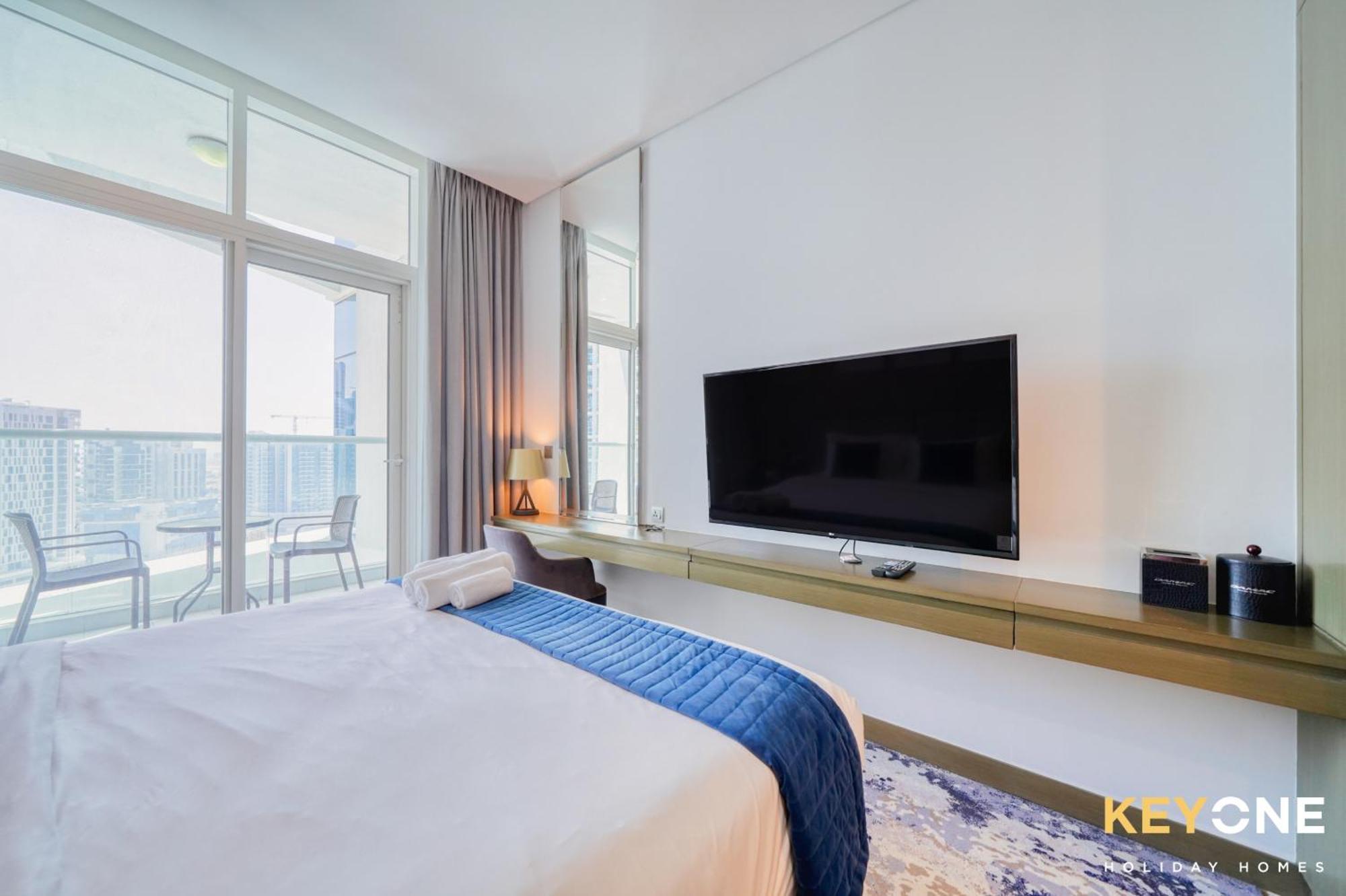 Sleek Studio In Prive With Stunning Canal View Dubaj Zewnętrze zdjęcie